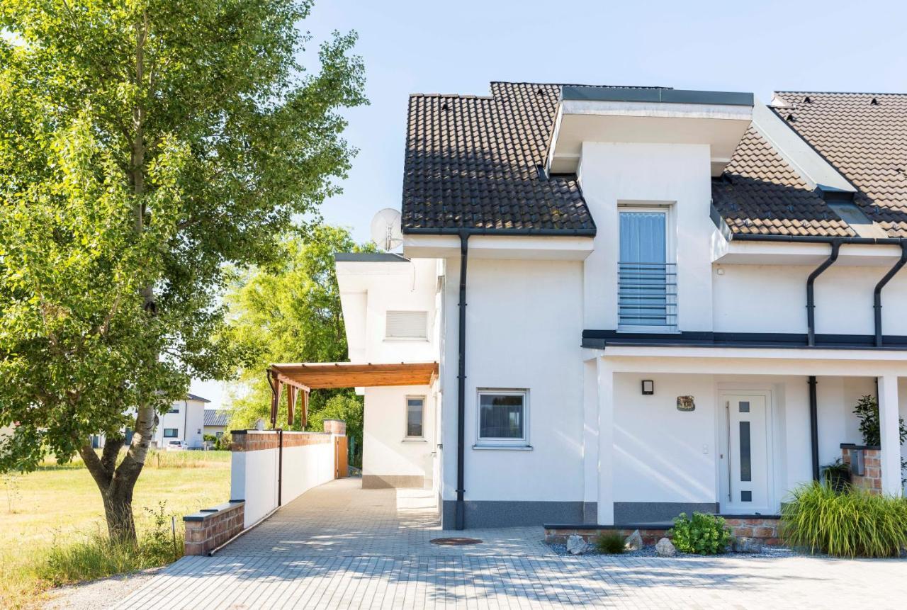 Domizil Illmitz Villa Bagian luar foto